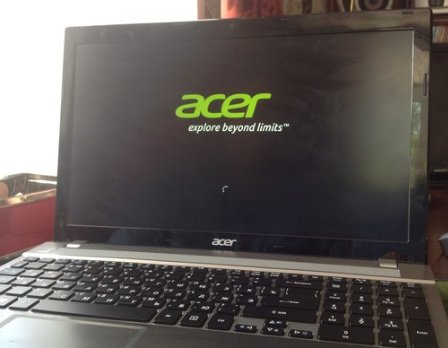 Ноутбук acer черный экран. Ноутбук Асер чёрный экран. Экран для ноутбука Acer. Ноутбук Acer включается. Включение ноутбука Acer.